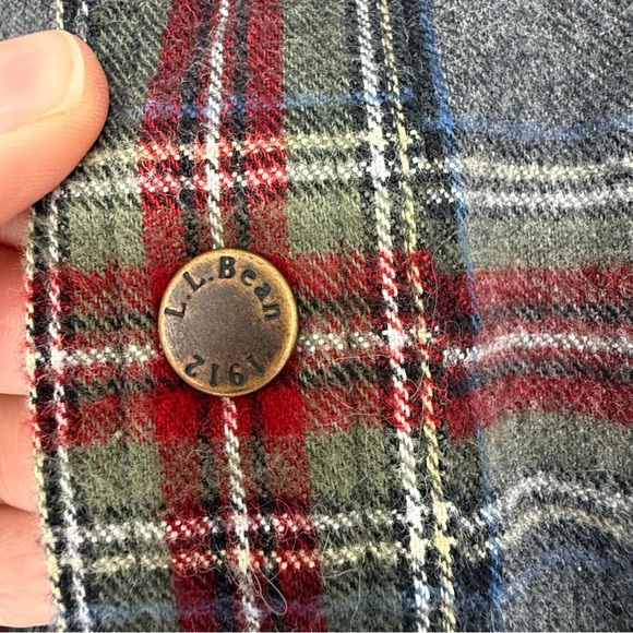 L.L. Bean Men’s Flannel Shirt Size Med‎ ID508169 Hooded Plaid Slightly Fitted - Picture 6 of 12